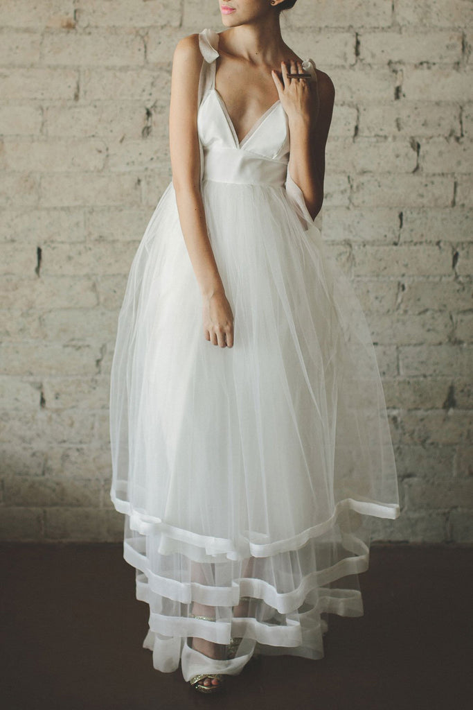 White Deep V-neck Sleeveless Princess Long Gown Wedding Dress