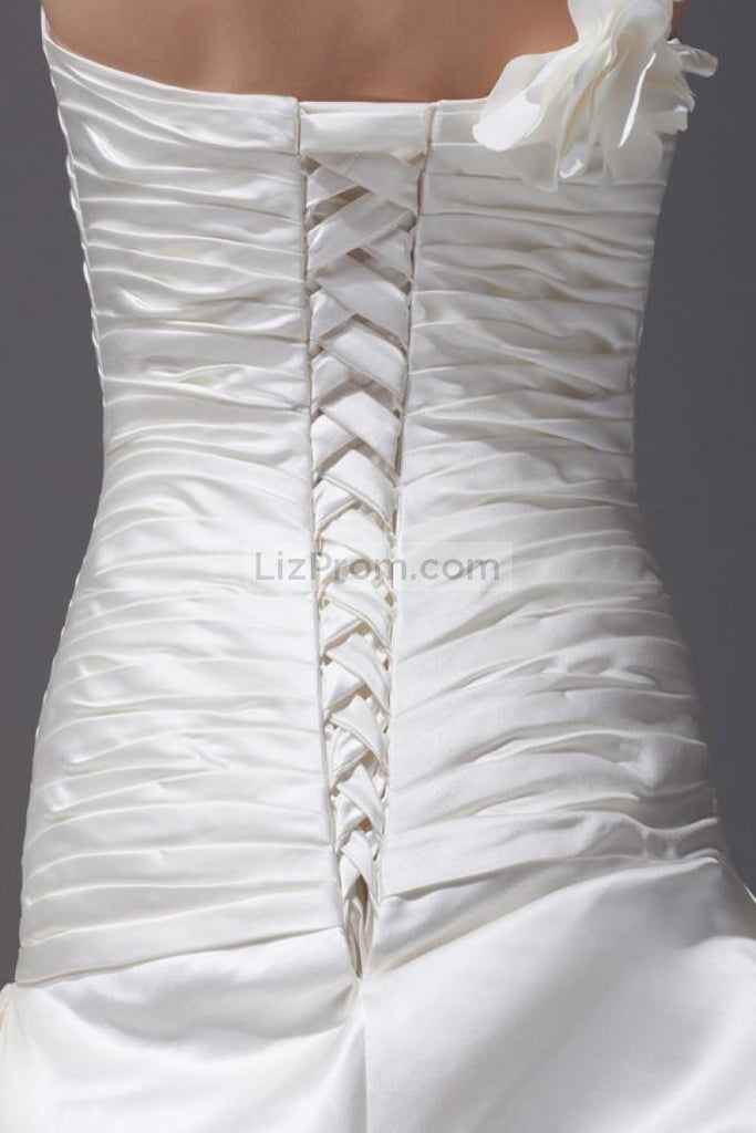White Glamorous One-shoulder Ball Gown Ruffled Wedding Gown