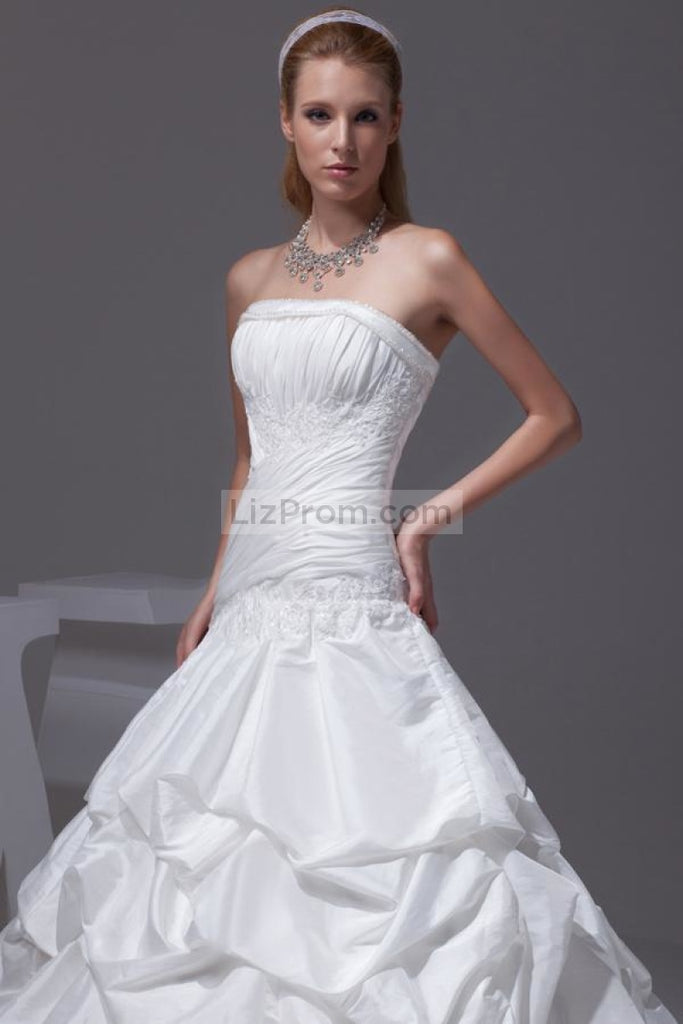 White Gorgeous Embroidered Wedding Gown Long Ruffled Bridal Dress