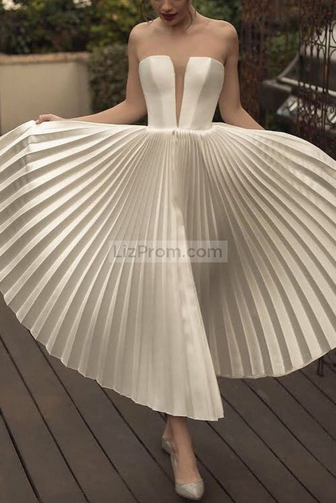 White Deep V-Neck Pleated Sleeveless Strapless Princess Dress Dresses